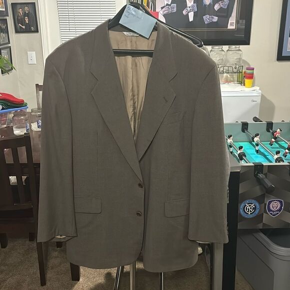 Hugo Boss Gray/Beige knit suit. - Picture 1 of 12